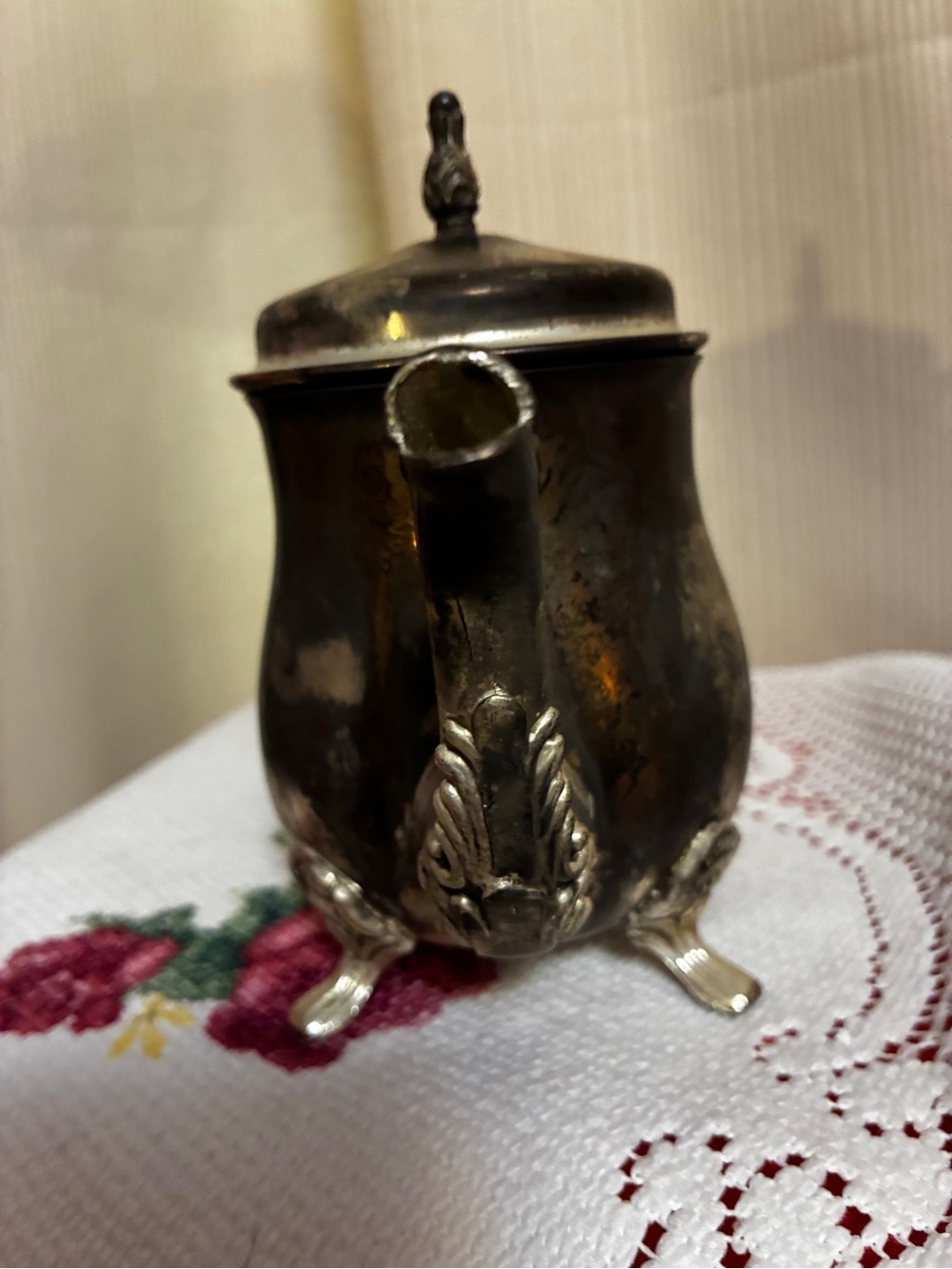 Vintage Ornate Silverplate Mini Teapot Footed Victorian style hinged lid - Picture 5 of 15